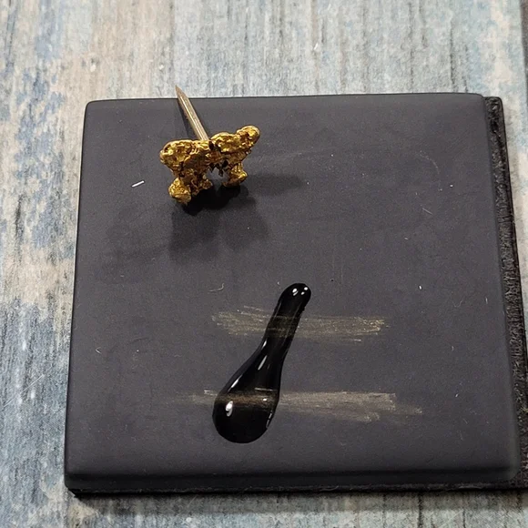 10k Gold Chip Tie Pin. - Picture 6 of 11